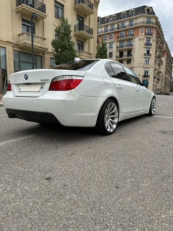 2009 BMW 530, 3.0L, 320000km - Image 4