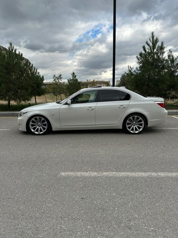 2009 BMW 530, 3.0L, 320000km - Image 6