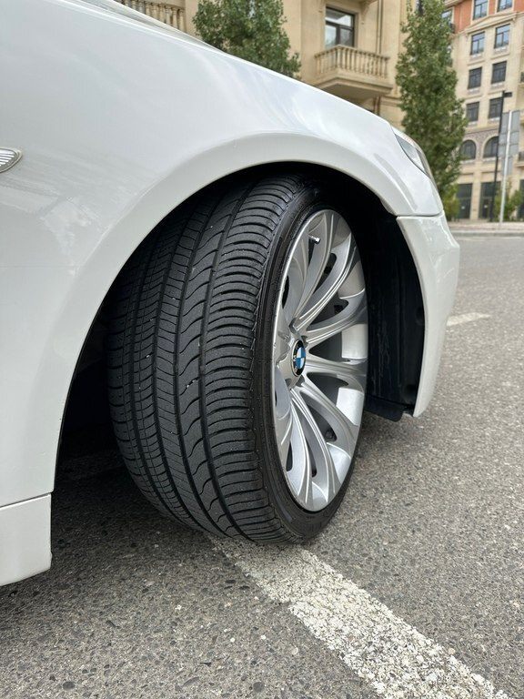 2009 BMW 530, 3.0L, 320000km - Image 10