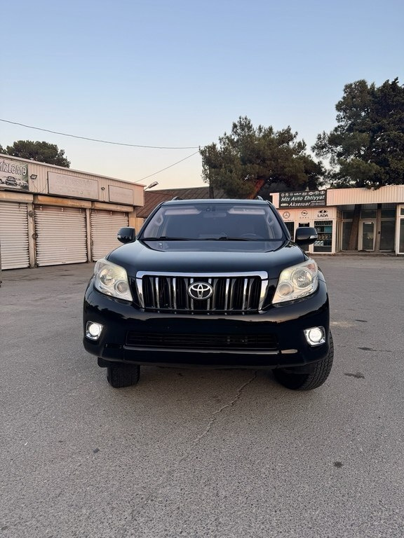 2012 Toyota Land Cruiser Prado, 2.7L, 215500km - Image 1