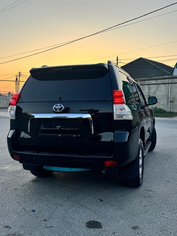 2012 Toyota Land Cruiser Prado, 2.7L, 215500km - Image 4