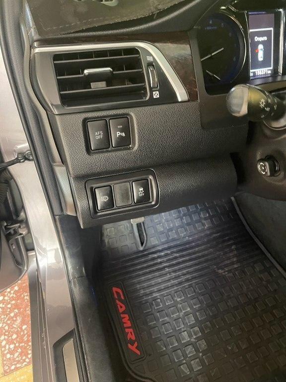 2015 Toyota Camry, 2.5L, 169540km - Image 11