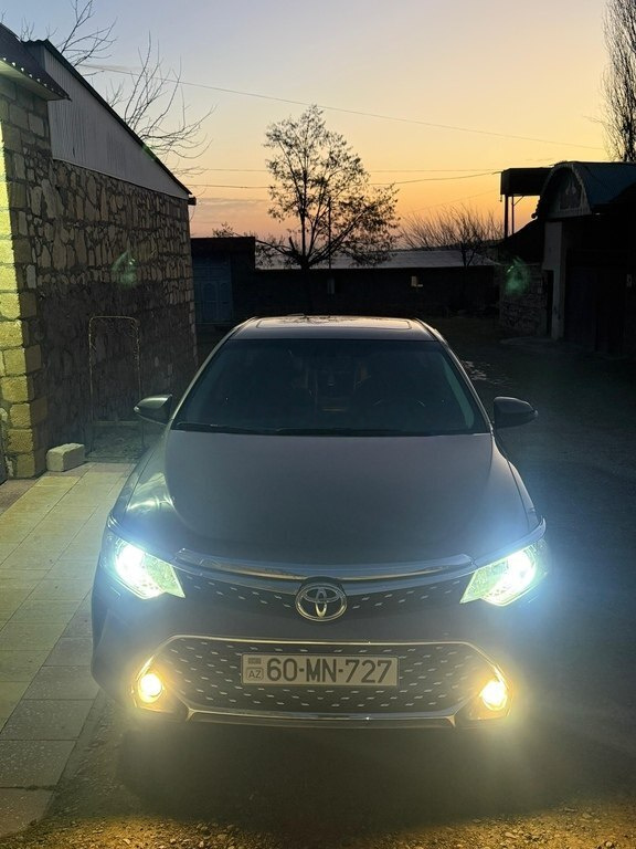 2015 Toyota Camry, 2.5L, 169540km - Image 4