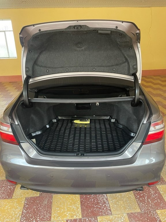 2015 Toyota Camry, 2.5L, 169540km - Image 6