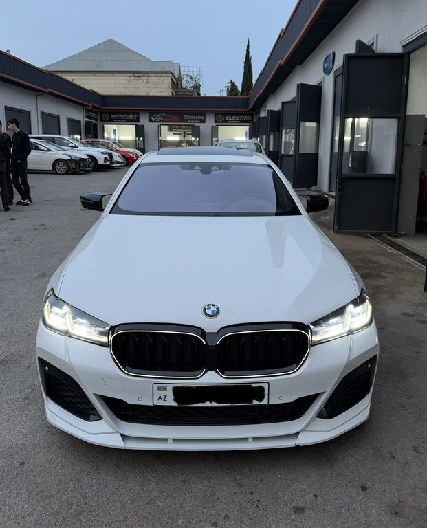 2019 BMW 530, 2.0L, 202000km - Image 4