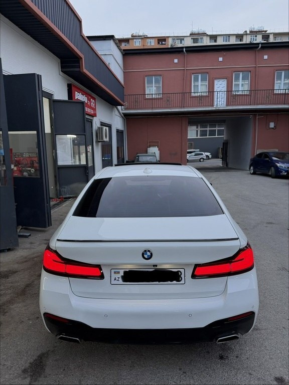 2019 BMW 530, 2.0L, 202000km - Image 6