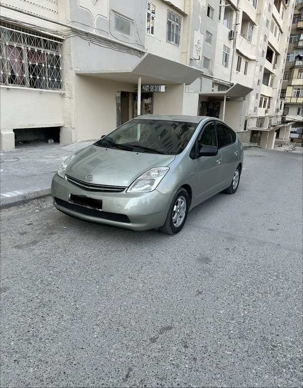 2008 Toyota Prius, 1.5L, 250000km - Image 1
