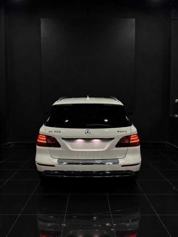 2012 Mercedes ML 350 4MATIC, 3.5L, 237309km - Image 4