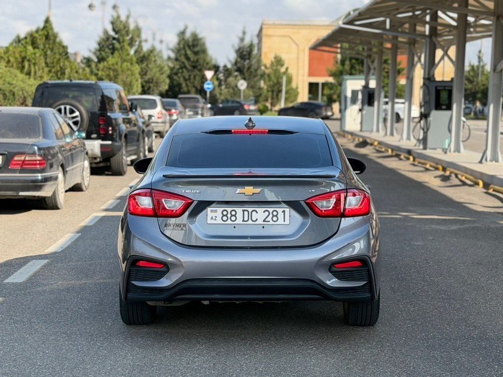 2017 Chevrolet Cruze, 1.4L, 81473km - Image 5