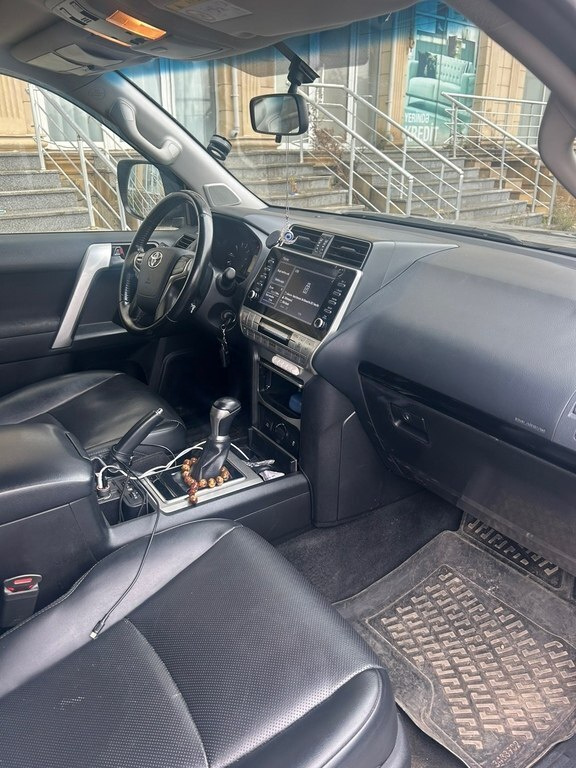 2020 Toyota Land Cruiser Prado, 2.7L, 170000km - Image 10