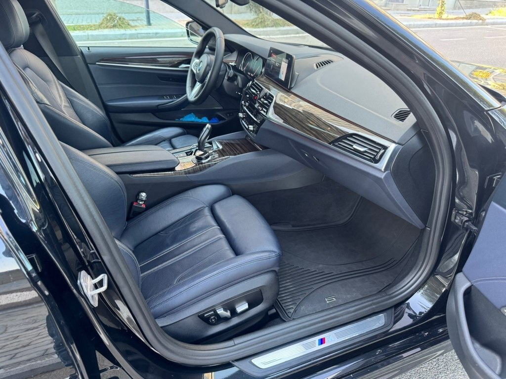 2018 BMW 530, 2.0L, 187000km - Image 9