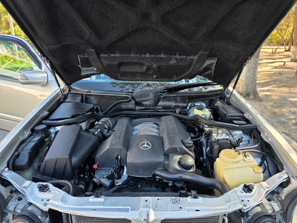 2000 Mercedes E 240, 2.4L, 320245km - Image 10