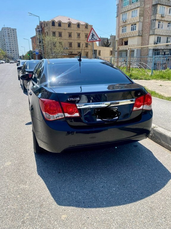 2013 Chevrolet Cruze, 1.4L, 231700km - Image 2