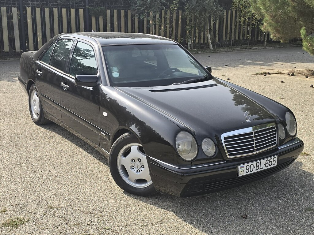 1999 Mercedes E 240, 2.4L, 365000km - Image 1