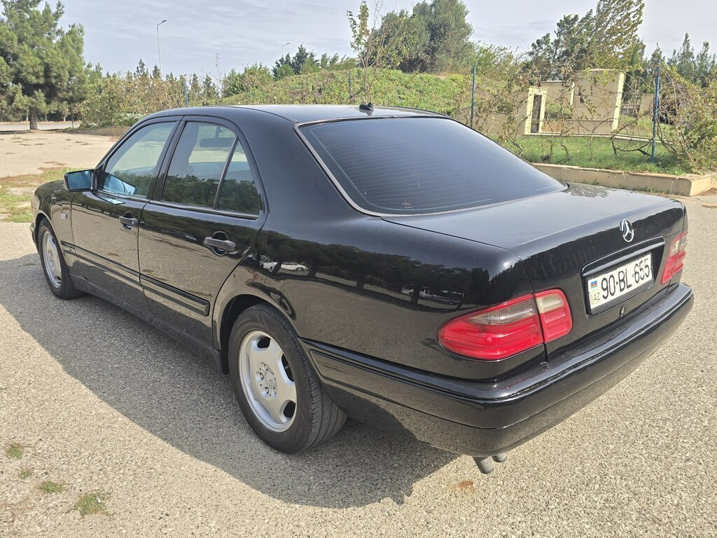 1999 Mercedes E 240, 2.4L, 365000km - Image 11