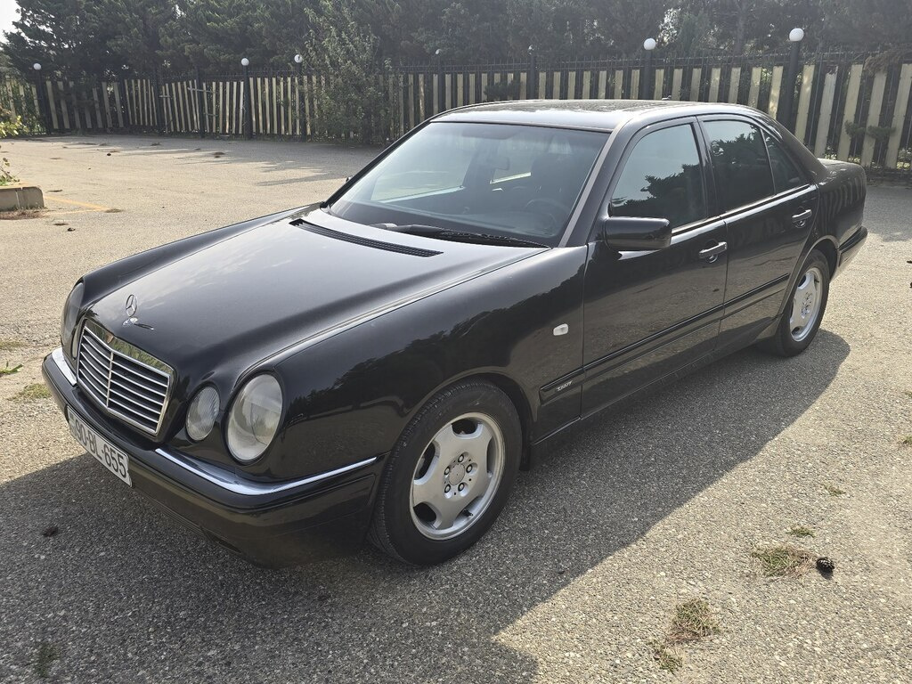 1999 Mercedes E 240, 2.4L, 365000km - Image 13