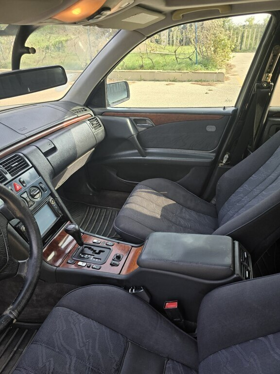1999 Mercedes E 240, 2.4L, 365000km - Image 15