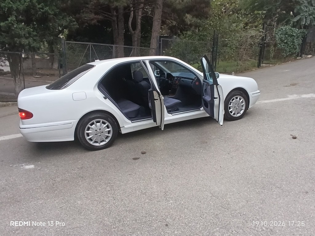 2001 Mercedes E 240, 2.6L, 286000km - Image 11