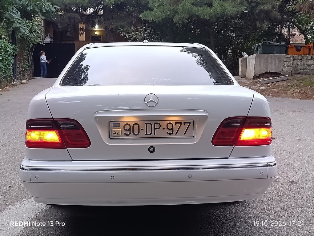 2001 Mercedes E 240, 2.6L, 286000km - Image 4