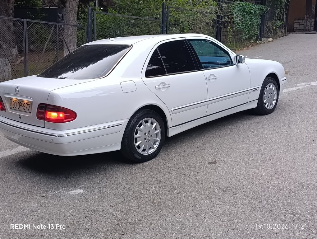 2001 Mercedes E 240, 2.6L, 286000km - Image 5