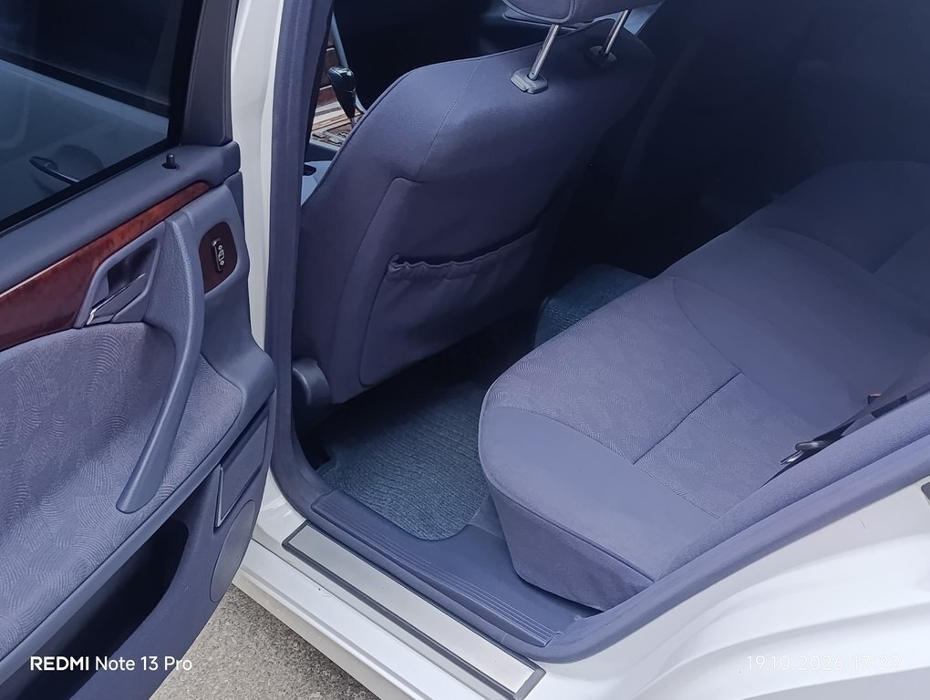 2001 Mercedes E 240, 2.6L, 286000km - Image 6