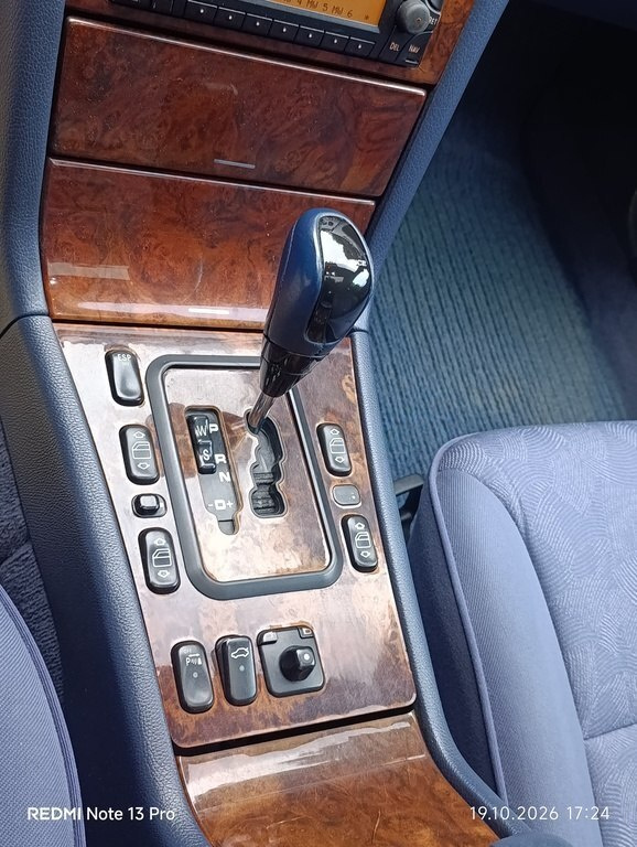 2001 Mercedes E 240, 2.6L, 286000km - Image 10