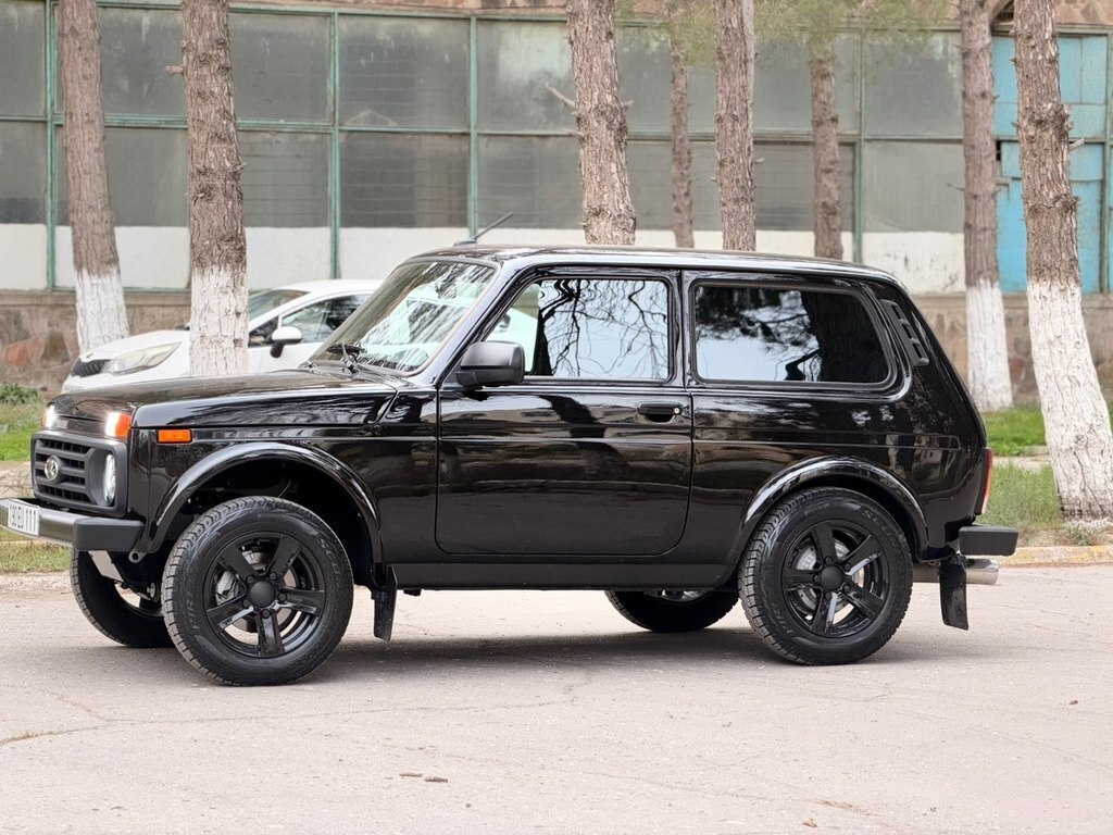 2025 LADA (VAZ) Niva, 1.7L, 3400km - Image 4
