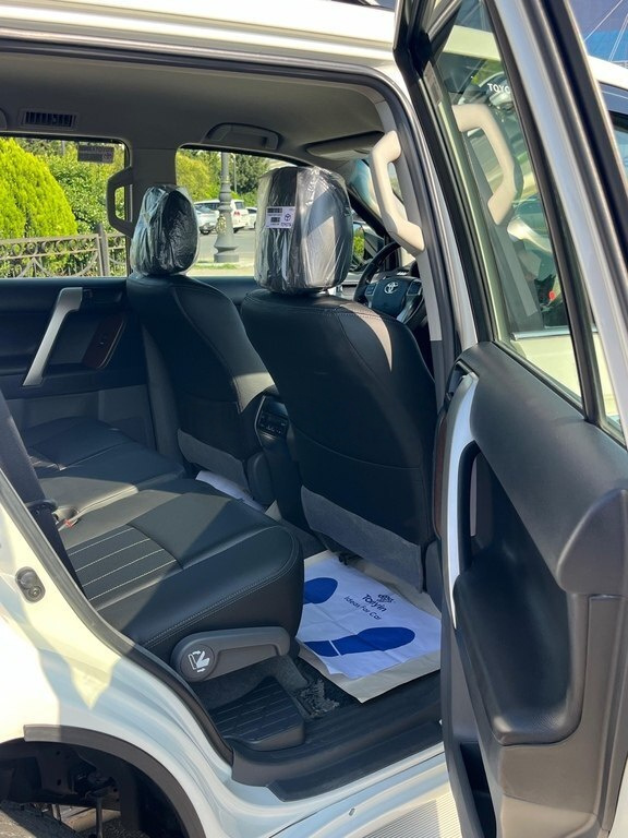 2012 Toyota Land Cruiser Prado, 2.7L, 178000km - Image 16