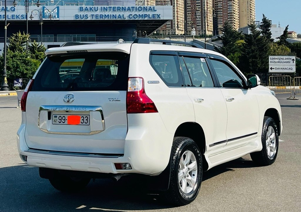 2012 Toyota Land Cruiser Prado, 2.7L, 178000km - Image 5