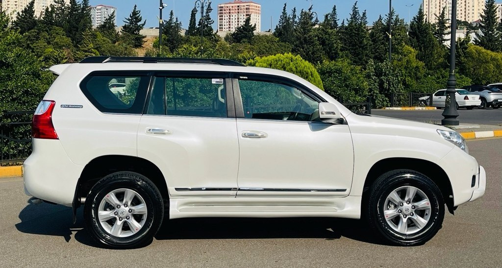 2012 Toyota Land Cruiser Prado, 2.7L, 178000km - Image 7