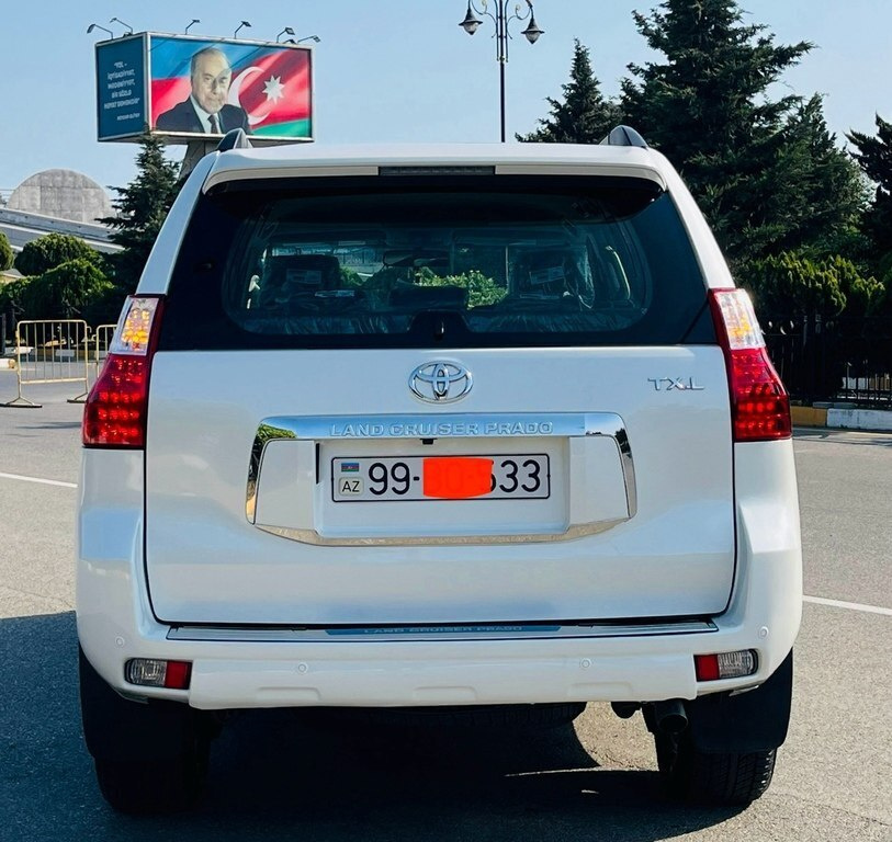 2012 Toyota Land Cruiser Prado, 2.7L, 178000km - Image 9