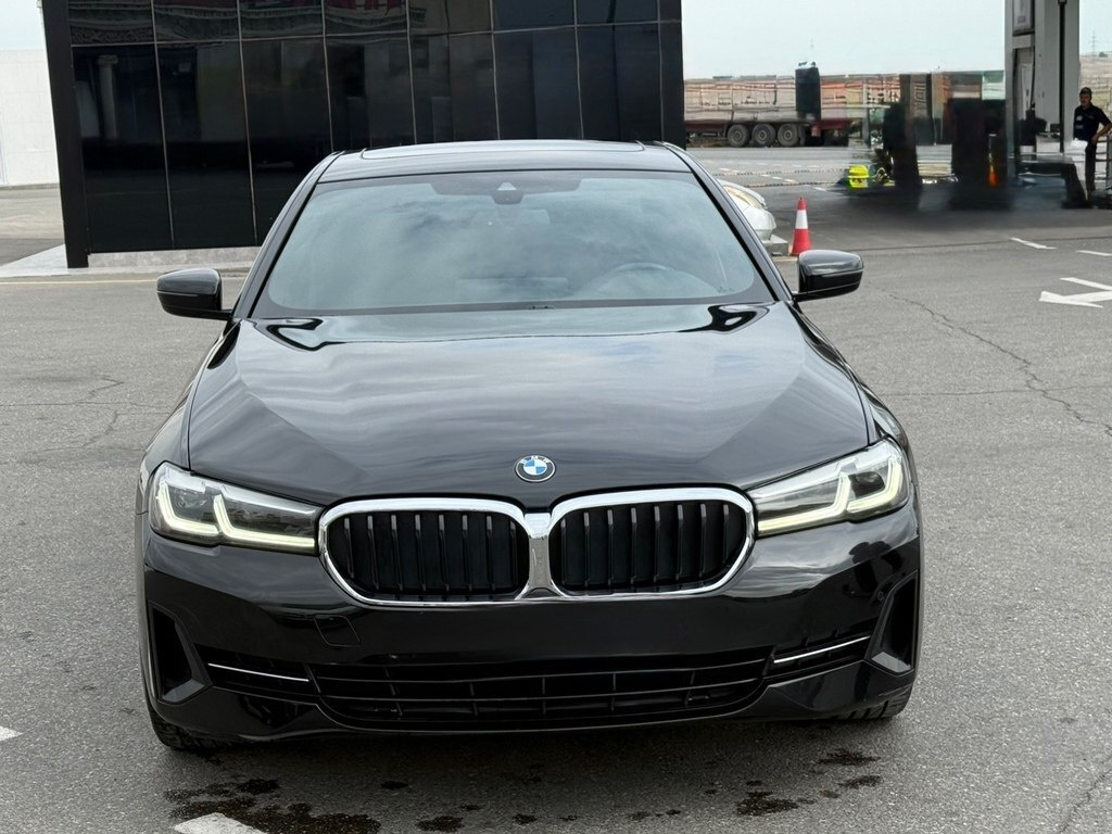 2021 BMW 530, 2.0L, 70000km - Image 1