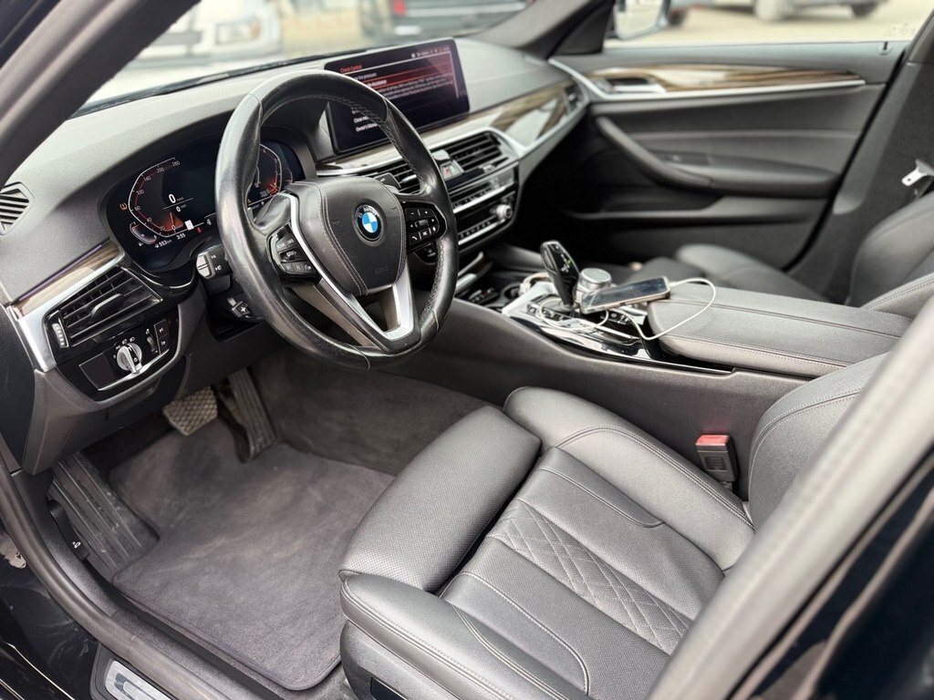 2021 BMW 530, 2.0L, 70000km - Image 11
