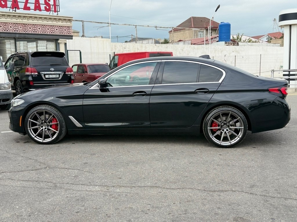 2021 BMW 530, 2.0L, 70000km - Image 5