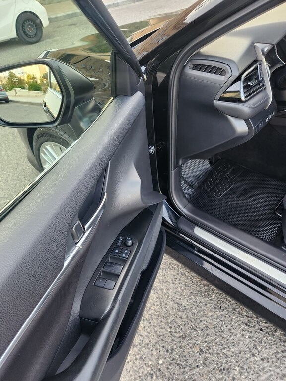 2021 Toyota Camry, 2.5L, 130000km - Image 7