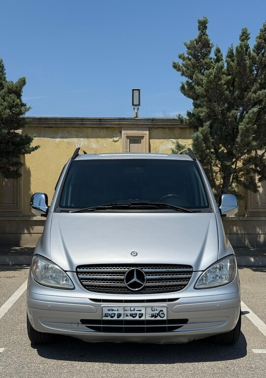 2006 Mercedes Viano, 3.0L, 373321km - Image 1