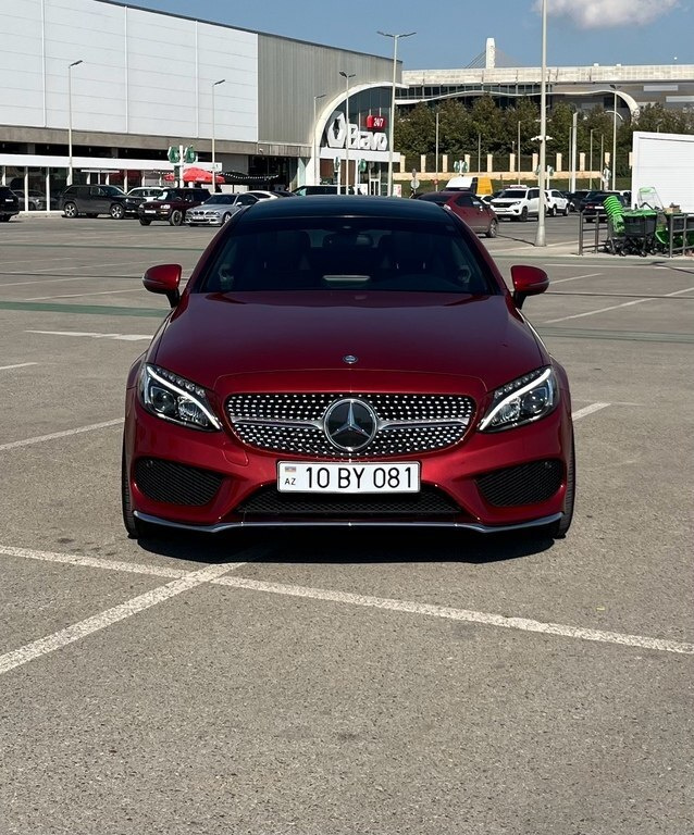 2016 Mercedes C 300, 2.0L, 90090km - Image 1