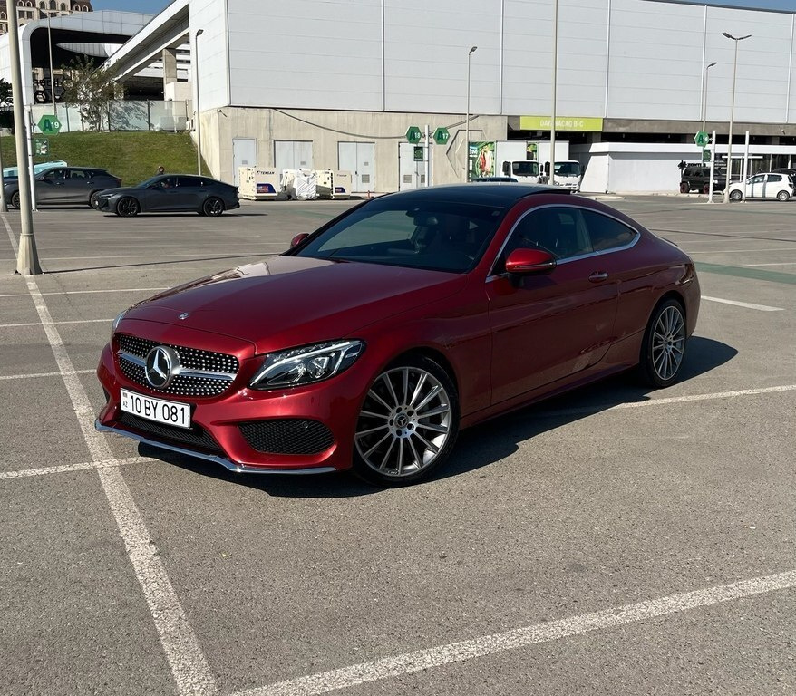 2016 Mercedes C 300, 2.0L, 90090km - Image 2