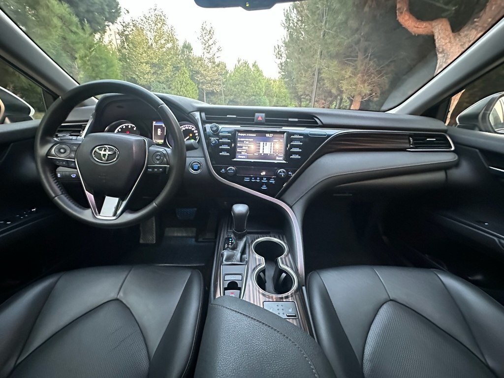 2020 Toyota Camry, 2.5L, 140000km - Image 14