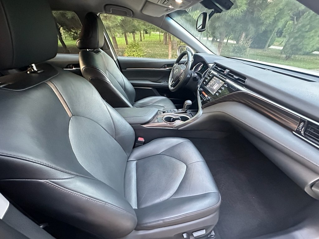 2020 Toyota Camry, 2.5L, 140000km - Image 15