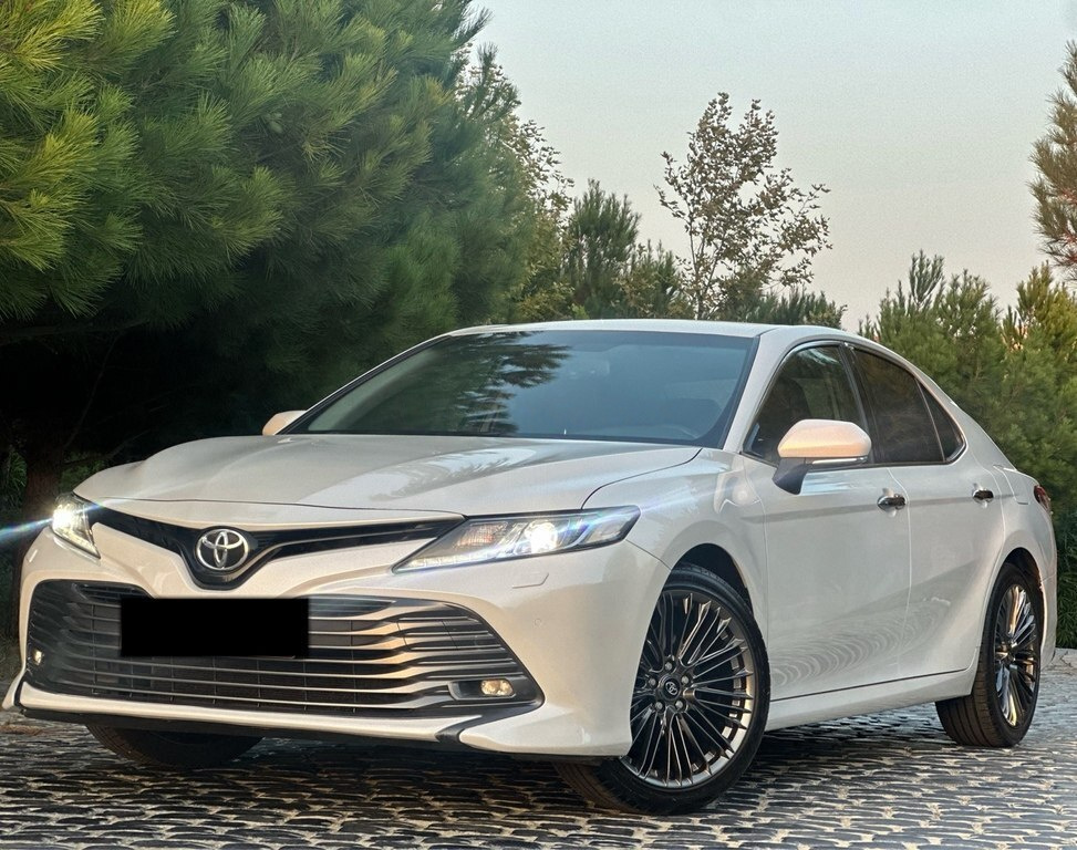 2020 Toyota Camry, 2.5L, 140000km - Image 5