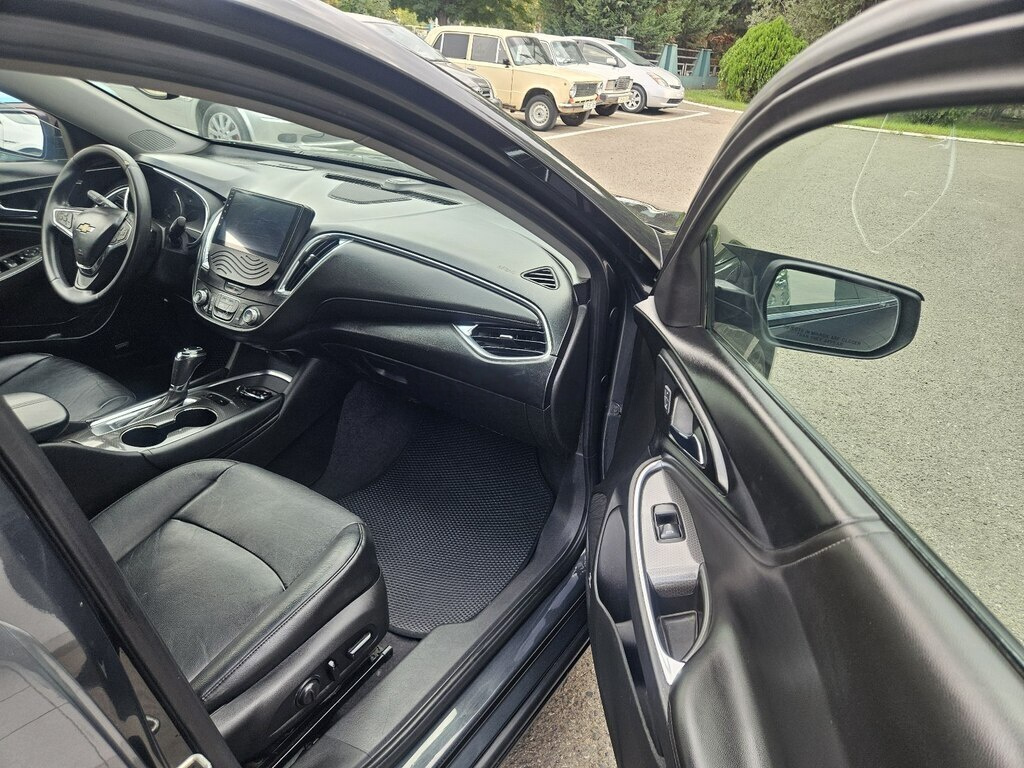 2016 Chevrolet Malibu, 1.5L, 186939km - Image 12