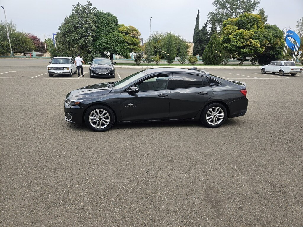 2016 Chevrolet Malibu, 1.5L, 186939km - Image 9