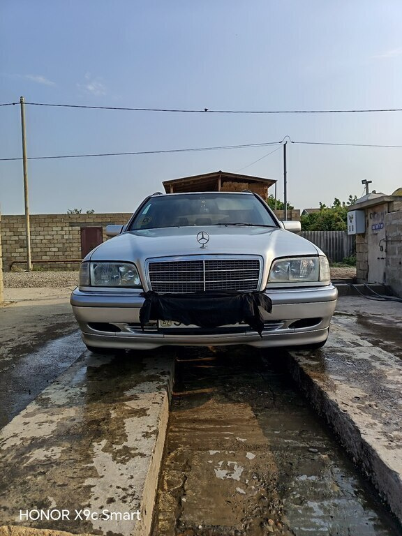 2000 Mercedes C 180, 1.8L, 597234km - Image 1
