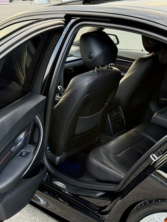 2015 BMW 328, 2.0L, 178000km - Image 13