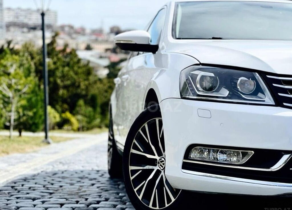 2013 Volkswagen Passat, 1.8L, 242488km - Image 4
