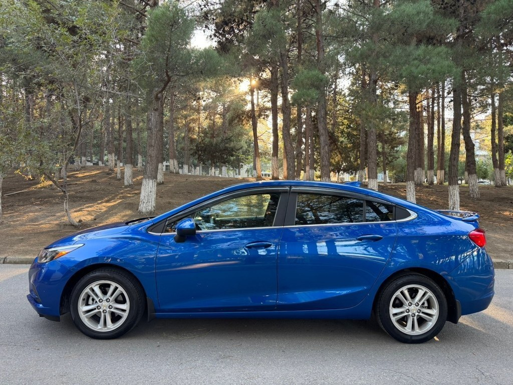 2018 Chevrolet Cruze, 1.4L, 267349km - Image 4