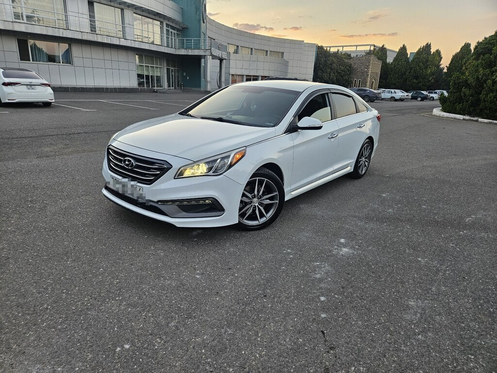 2014 Hyundai Sonata, 2.0L, 229634km - Image 1