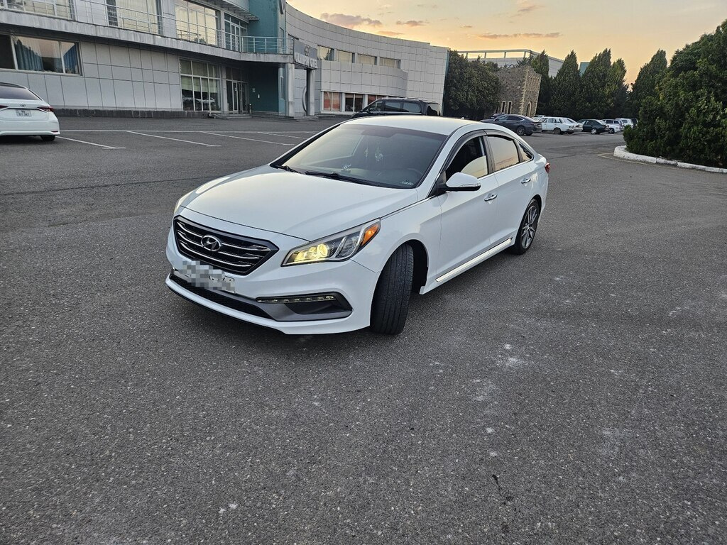 2014 Hyundai Sonata, 2.0L, 229634km - Image 2