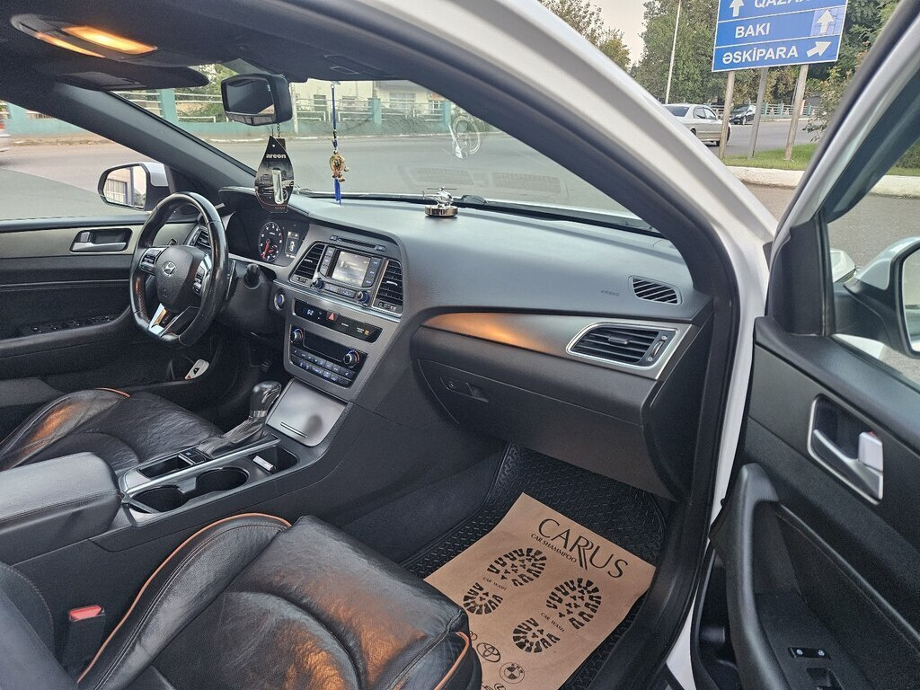 2014 Hyundai Sonata, 2.0L, 229634km - Image 14